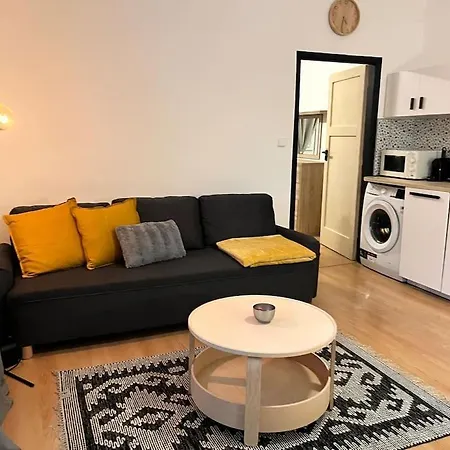 Cute In The Old Town *